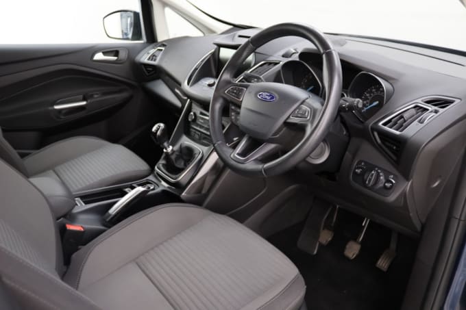 2025 Ford Grand C-max