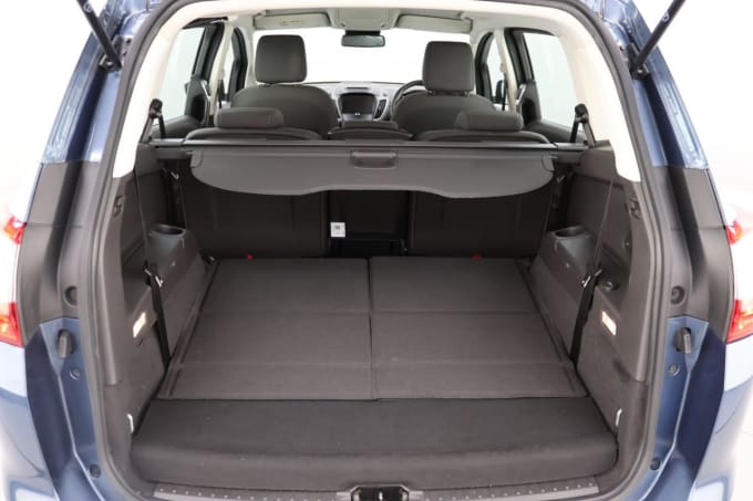 2025 Ford Grand C-max