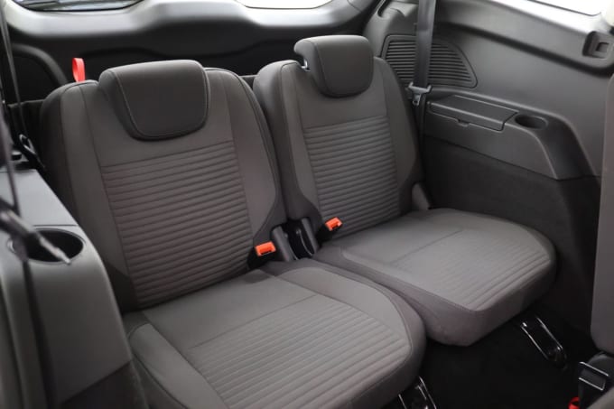 2025 Ford Grand C-max