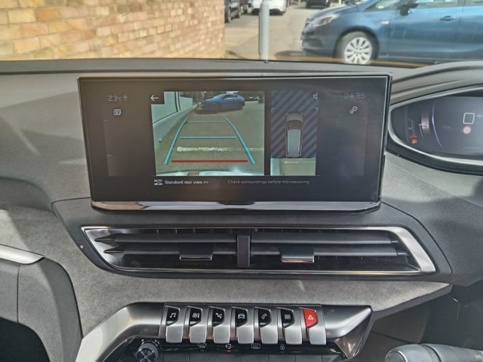 2025 Peugeot 5008