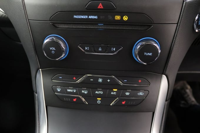 2025 Ford S-max