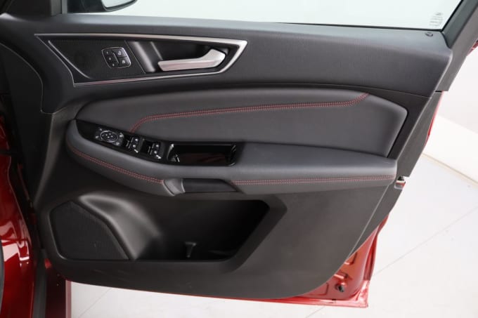 2025 Ford S-max