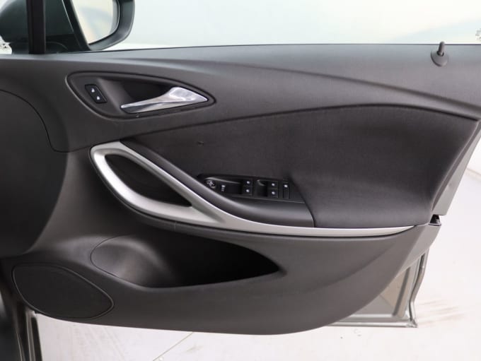 2025 Vauxhall Astra