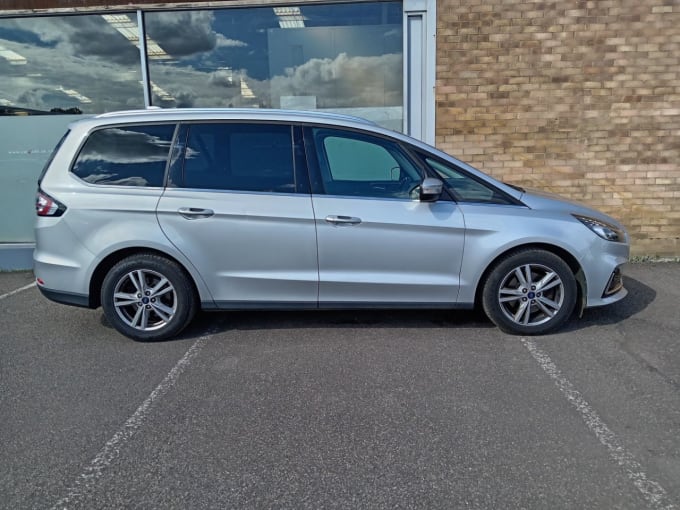 2025 Ford Galaxy