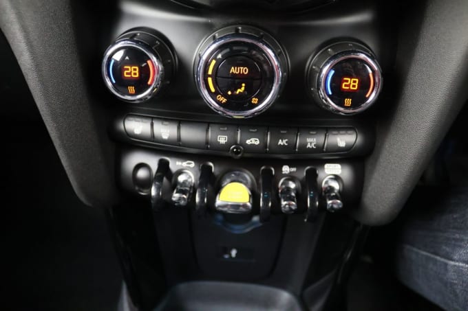 2021 Mini Electric Hatch