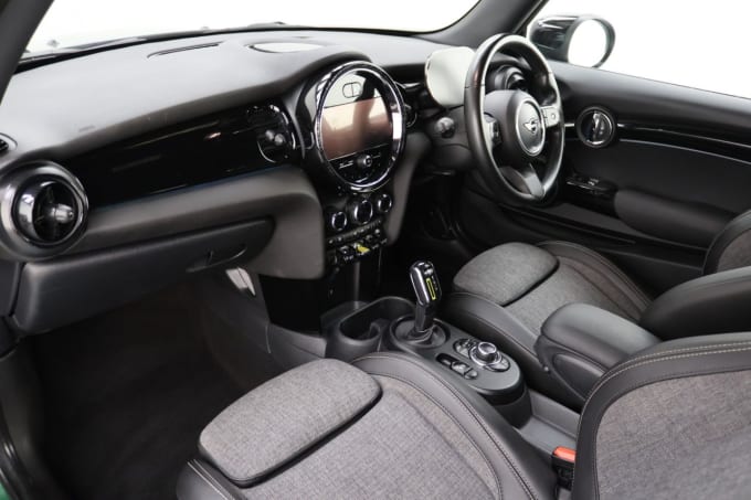 2021 Mini Electric Hatch