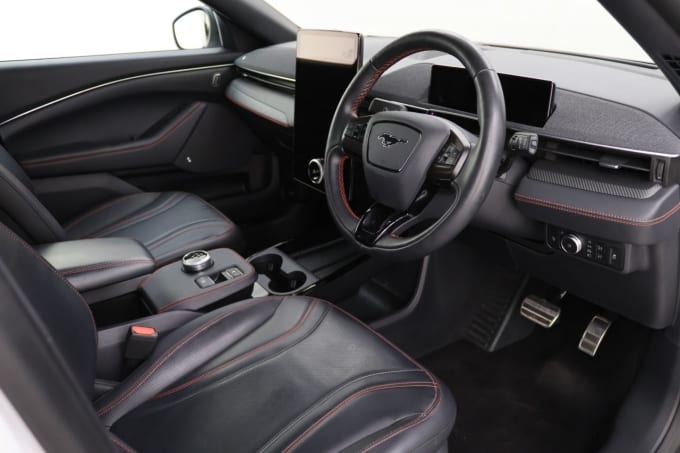 2022 Ford Mustang Mach-e