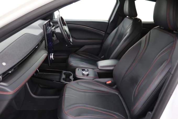 2022 Ford Mustang Mach-e