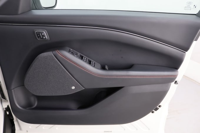 2022 Ford Mustang Mach-e