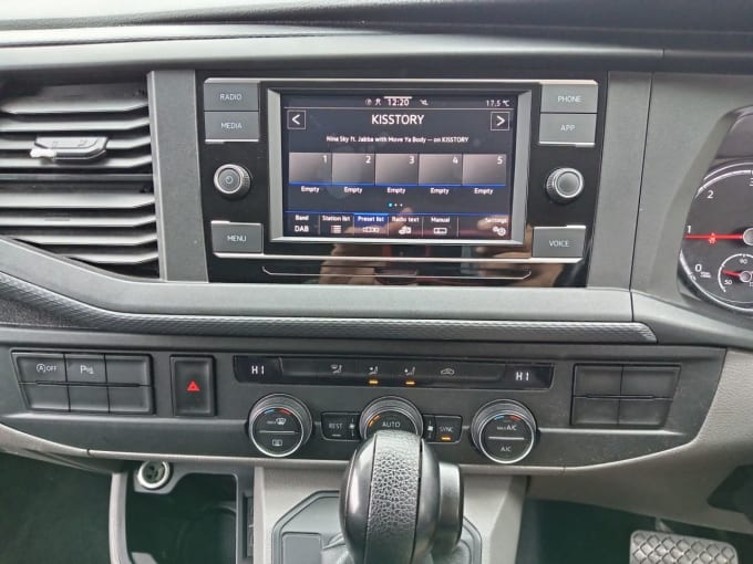 2020 Volkswagen Transporter Shuttle