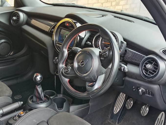 2019 Mini Hatch