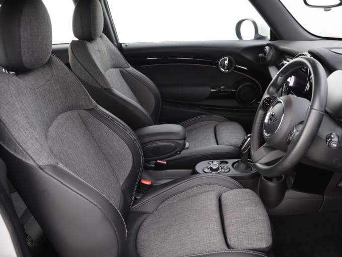 2021 Mini Electric Hatch