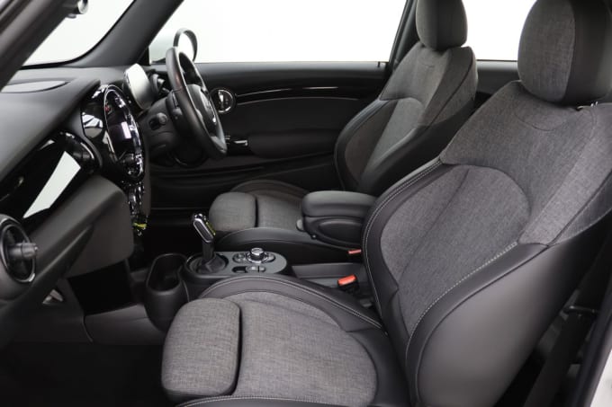 2021 Mini Electric Hatch