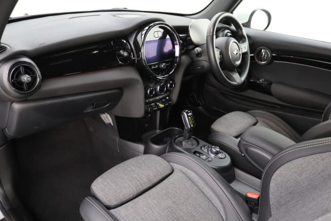 2021 Mini Electric Hatch