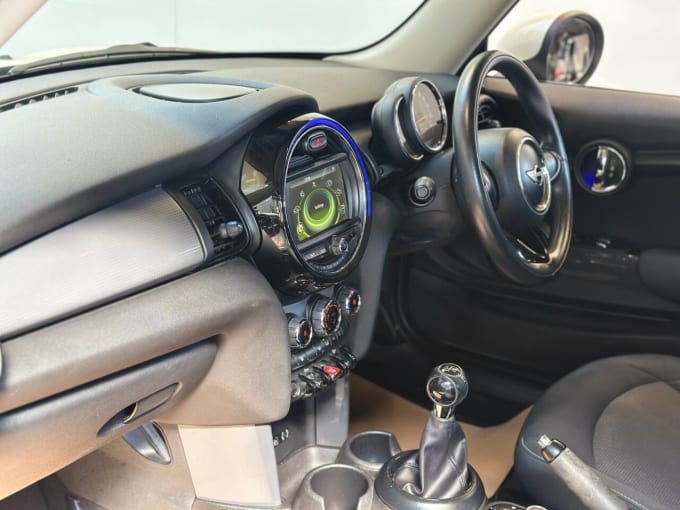 2025 Mini Hatch