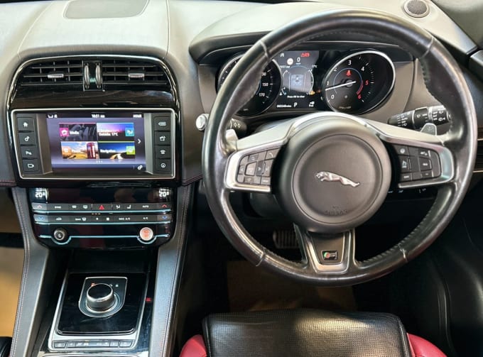 2025 Jaguar F-pace