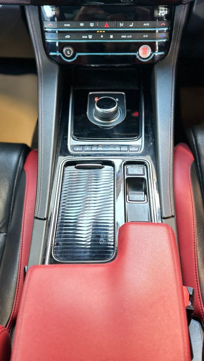 2025 Jaguar F-pace