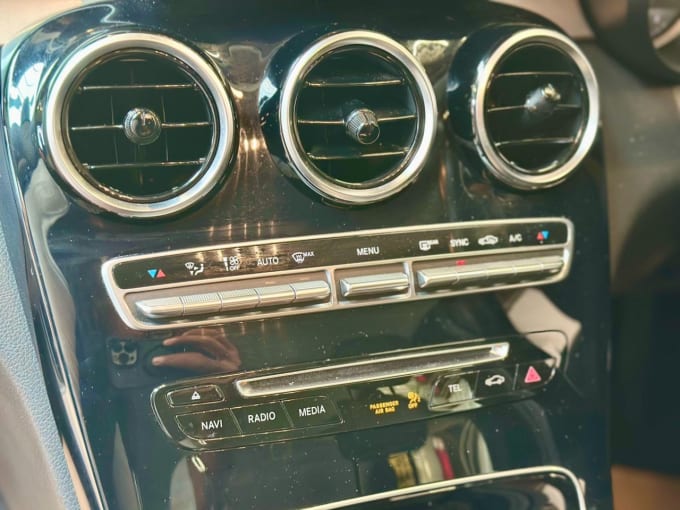 2025 Mercedes-benz C-class