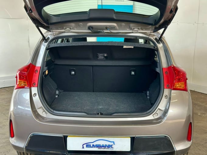 2025 Toyota Auris