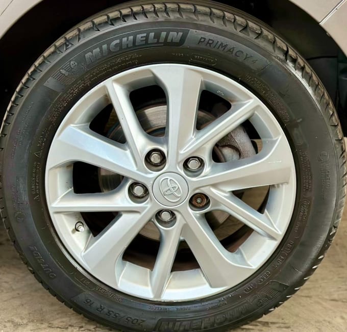 2025 Toyota Auris