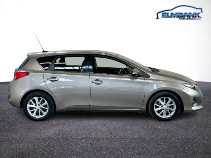 2025 Toyota Auris