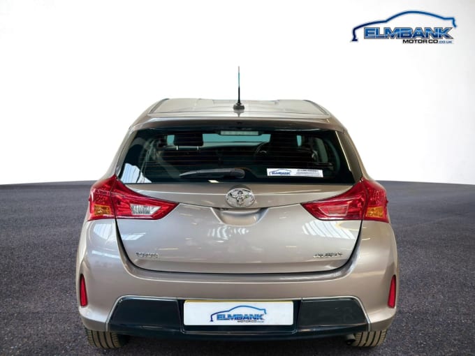 2025 Toyota Auris