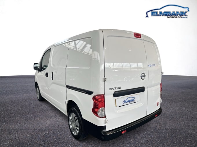 2025 Nissan Nv200