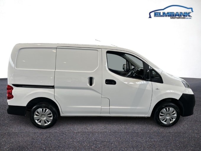 2025 Nissan Nv200