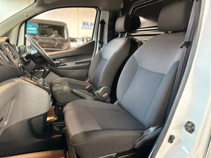 2025 Nissan Nv200