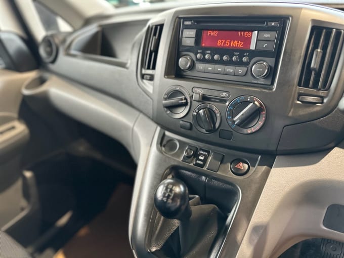 2025 Nissan Nv200