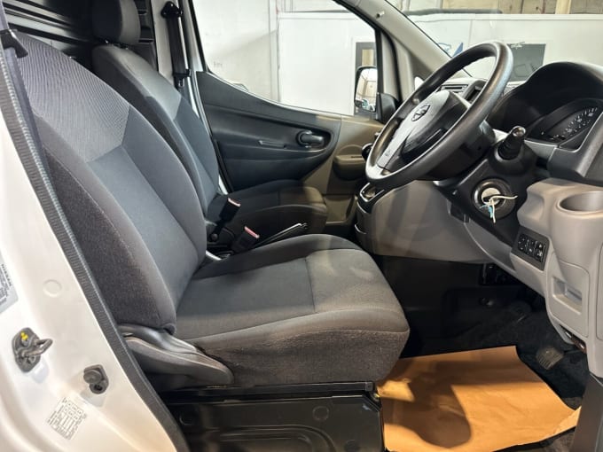 2025 Nissan Nv200