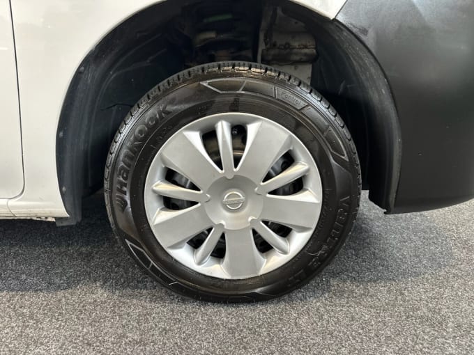 2025 Nissan Nv200