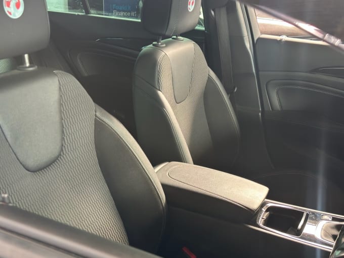 2025 Vauxhall Insignia