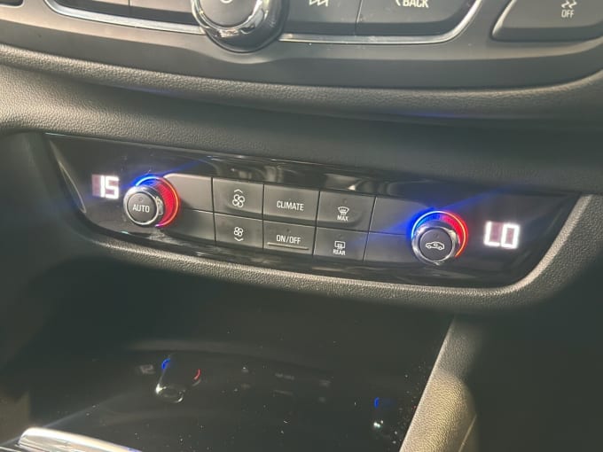 2025 Vauxhall Insignia