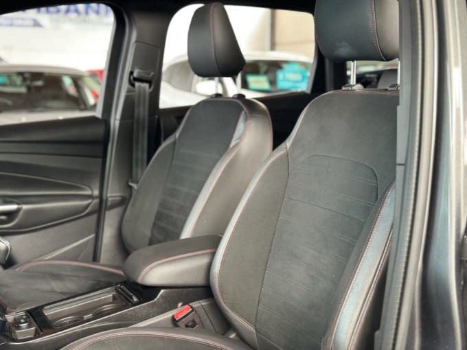 2025 Ford Kuga