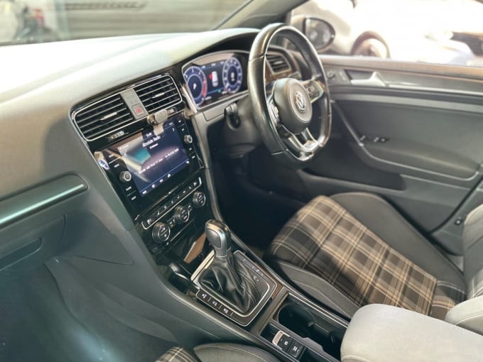 2025 Volkswagen Golf