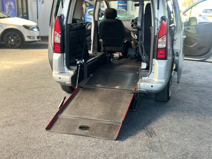 2025 Peugeot Partner Tepee