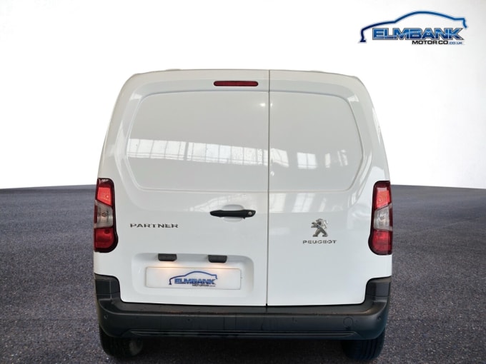 2025 Peugeot Partner