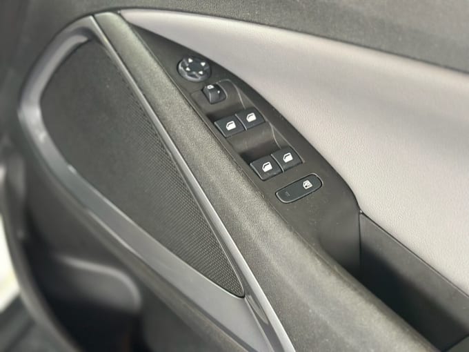 2025 Vauxhall Crossland X