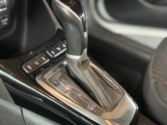 2025 Vauxhall Crossland X