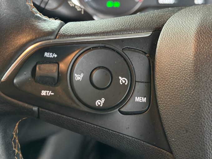 2025 Vauxhall Crossland X