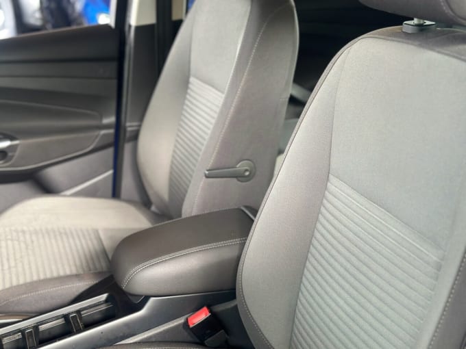 2025 Ford C-max