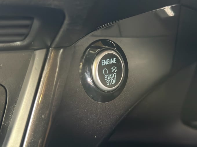 2025 Ford C-max