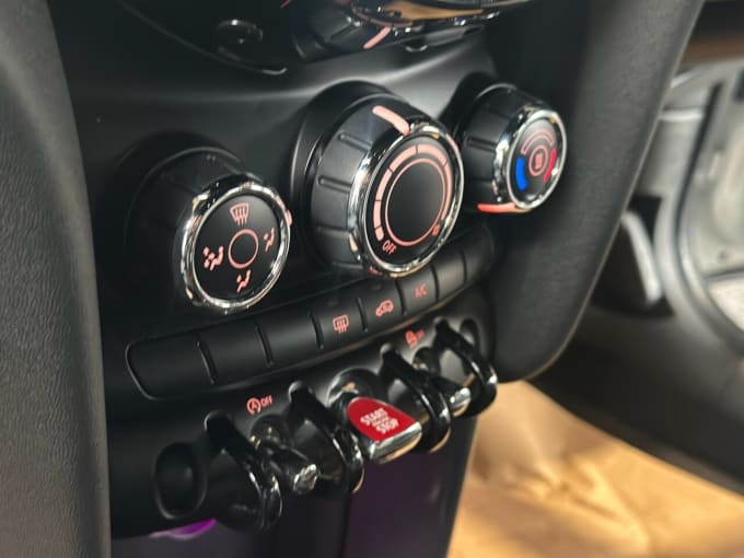 2025 Mini Hatch