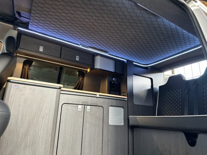 2025 Volkswagen Transporter