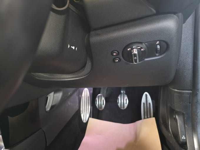 2025 Mini Hatch