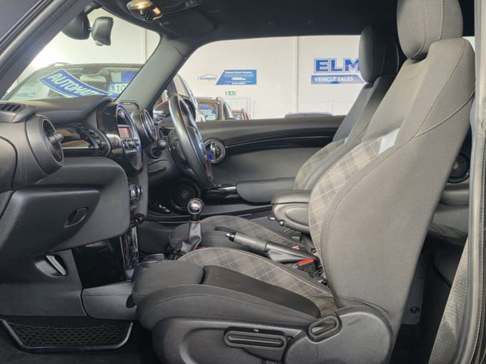 2025 Mini Hatch