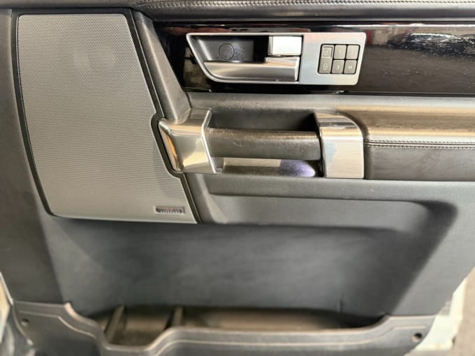 2025 Land Rover Discovery 4