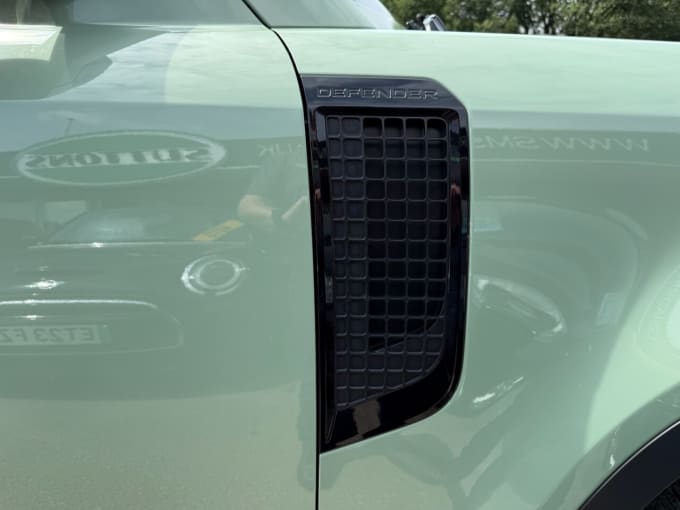 2025 Land Rover Defender