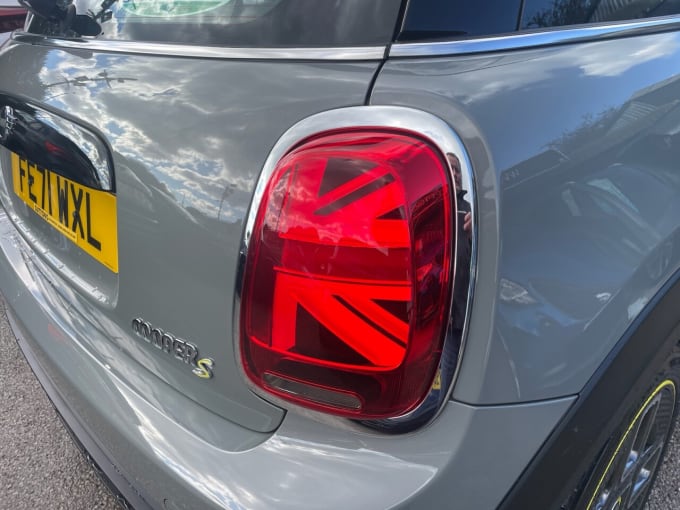 2024 Mini Electric Hatch